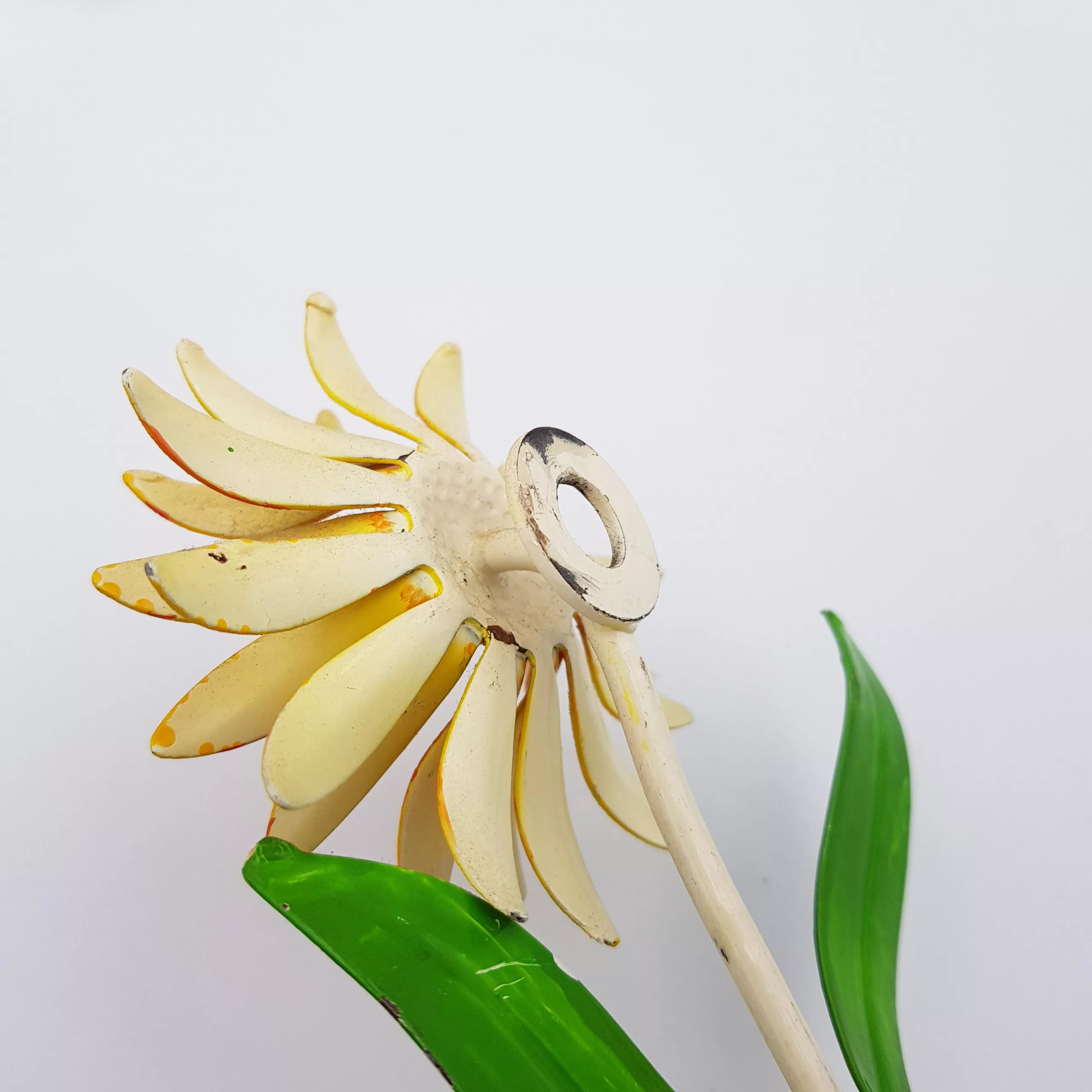 3 vintage metal towel pegs shape of flowers